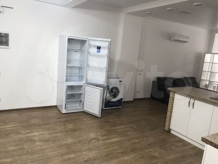 2-к. квартира, 68 м², 1/10 эт.