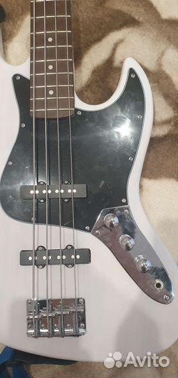 Бас гитара Stagg SBJ-30 WHB