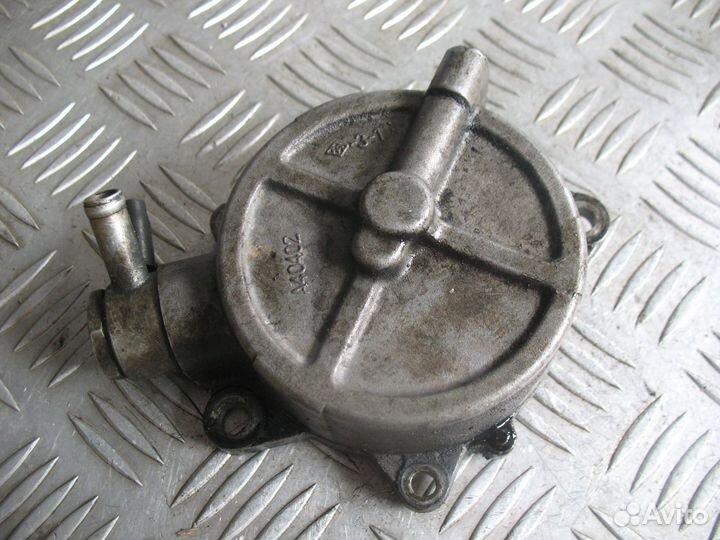 Насос вакуумный Nissan X-Trail T30 2.2