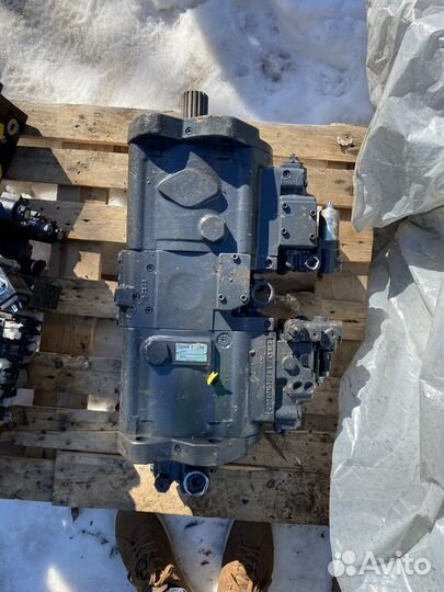 Джон Дир AT454806 насос E260LC John Deere