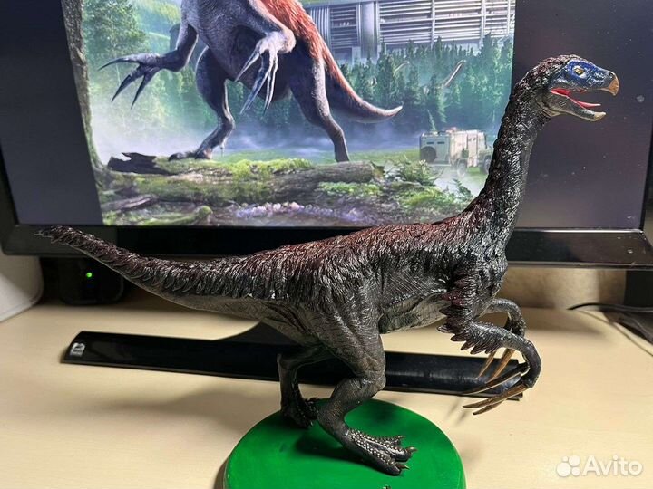 Фигурка динозавра из пластилина, ручная работа