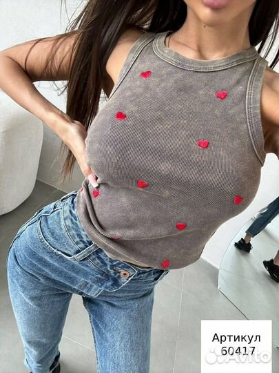 Топ в рубчик с вышивкой