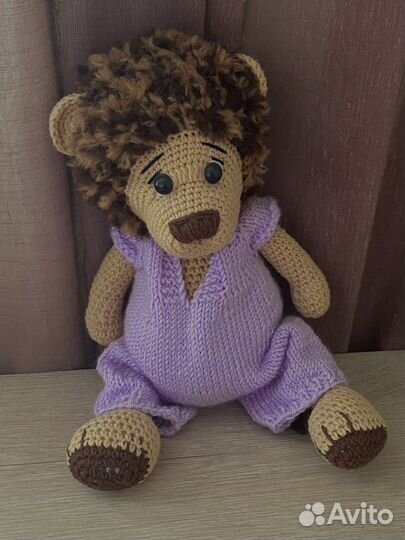 Мягкий вязаный львенок