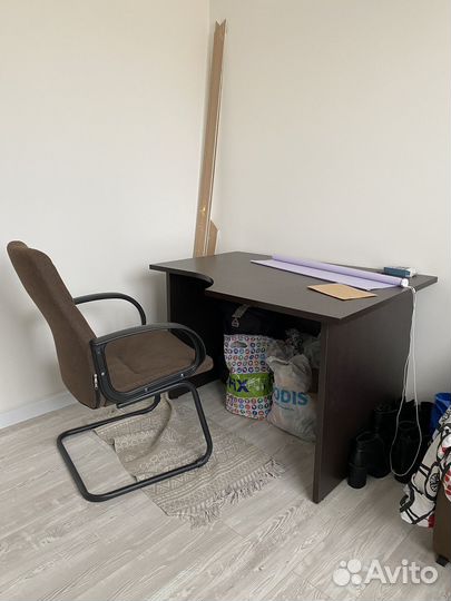 Стол компьютерный