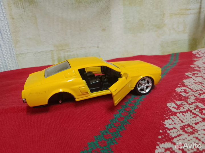Модель автомобиля ford Mustang