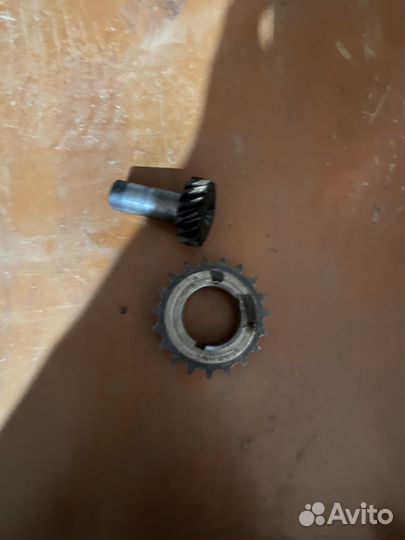 Распедвал иШестерня распредвала (звезда) грм