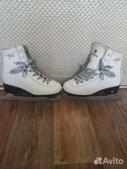Коньки фигурные р. 32