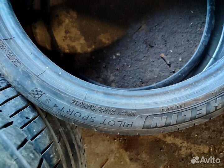 Michelin Pilot Sport 4 S 255/35 R19