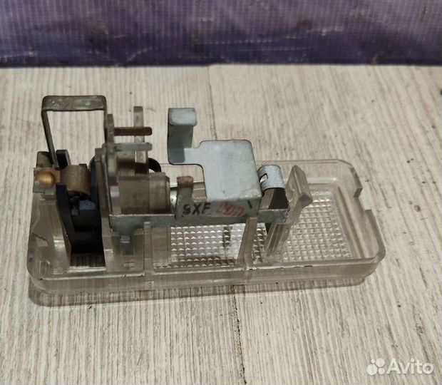 Плафон Подсветка фонарь салона Nissan X-trail T31