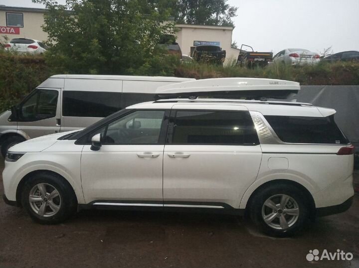 Автобокс на крышу Kia Carnival 2021 глянец белый