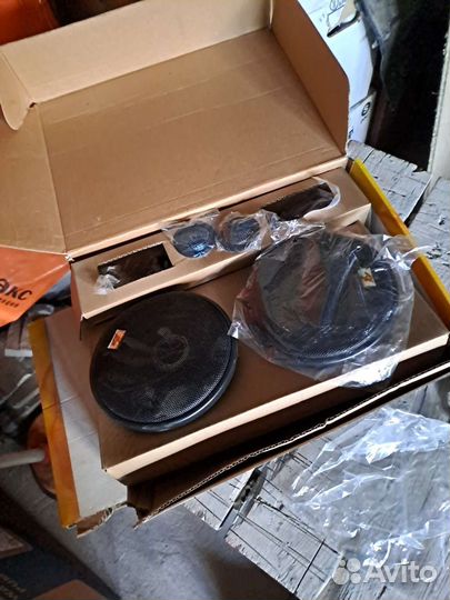 Колонки в авто