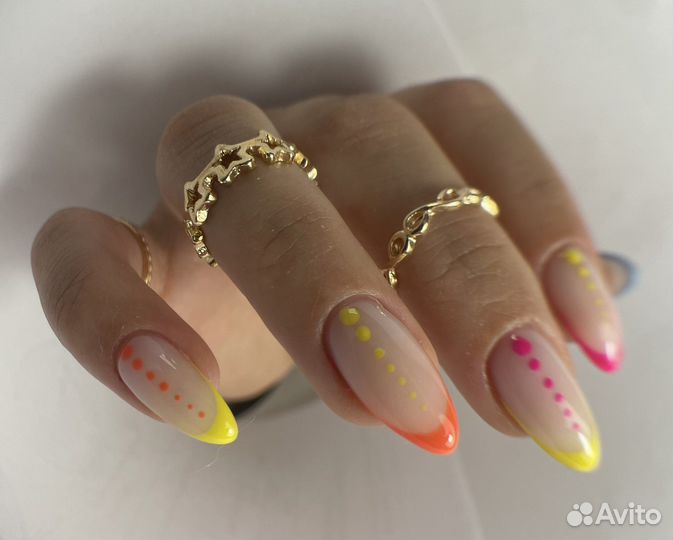 Маникюр и педикюр