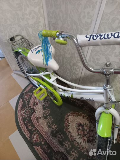 Велосипед для девочки Forward с боковыми колесами