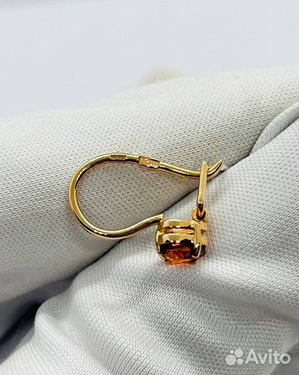 Золотые серьги с камнем