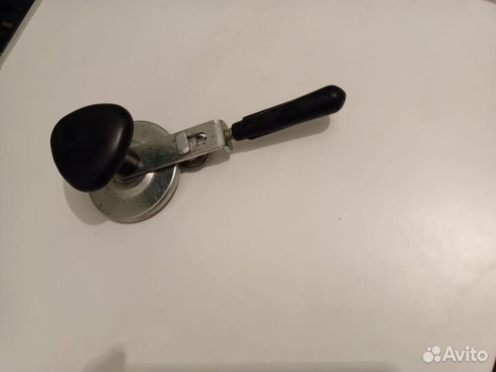 Закаточная машинка для жестяных крышек. СССР