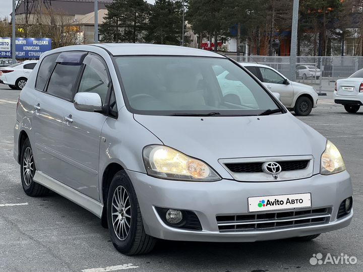 Toyota Ipsum 2.4 AT, 2001, 308 000 км