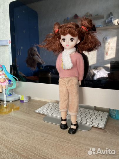 Кукла красивая мягкие волосы