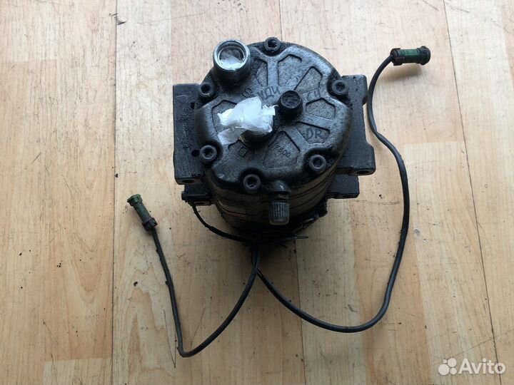 Компрессор кондиционера Audi 100 c45
