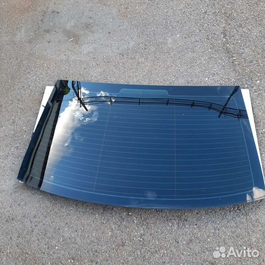 Заднее лобовое стекло VW Jetta5
