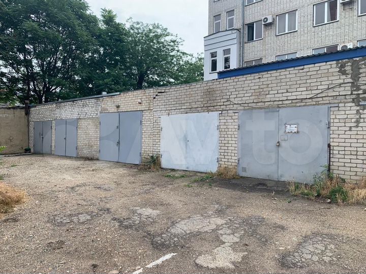 Гараж, > 30 м²