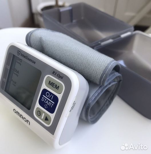 Тонометр omron R3 Opti на запястье