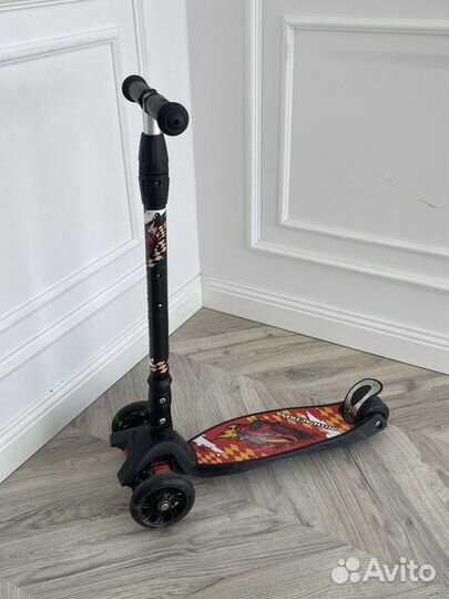 Самокат детсйи трехколесный