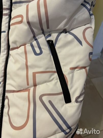 Продам куртку для девочки