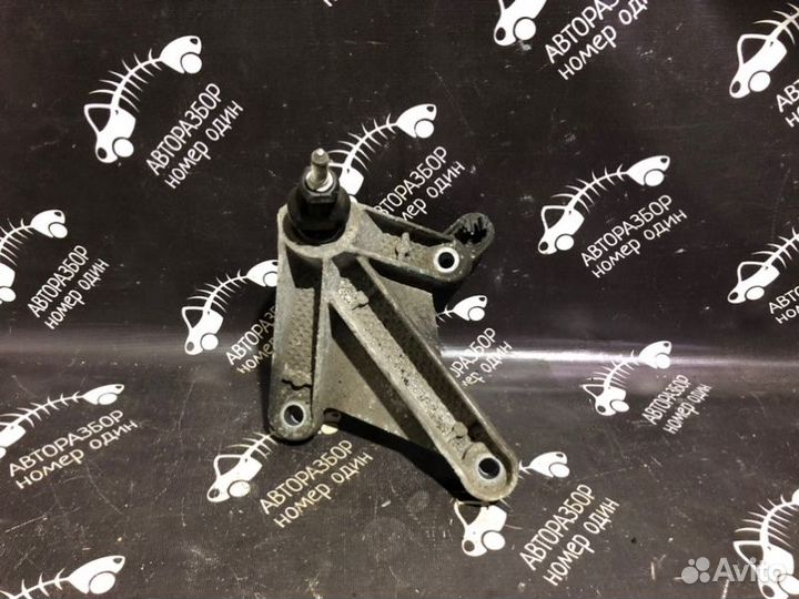 Кронштейн кпп Nissan Qashqai J10E 1.6 HR16DE 2011