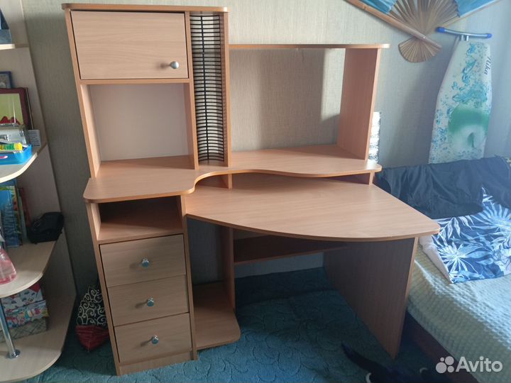 Компьютерный стол