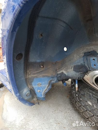 Крыло Б/У G2YB71410