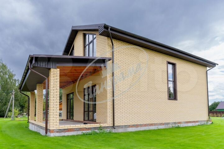 Дом 145 м² на участке 8 сот.