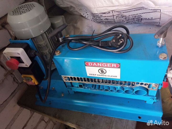 Станок для разделки кабеля