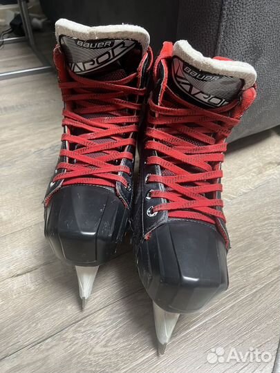 Хоккейные коньки bauer