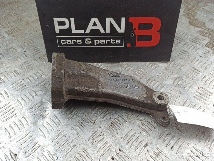 Кронштейн двигателя Ford Scorpio