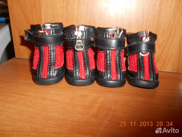 Обувь черно-красная для собак, размер 0 (3.50x3.0)