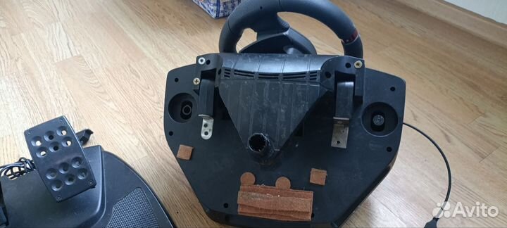 Игровой руль для пк Logitech Momo Racing