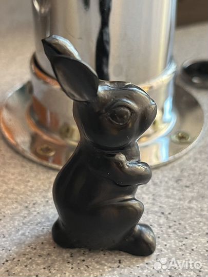 Заяц из гагата