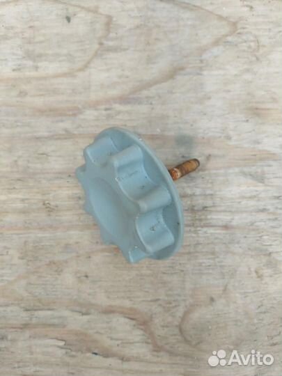 Крепление запаски Toyota Prius 2 NHW20 51931-21030