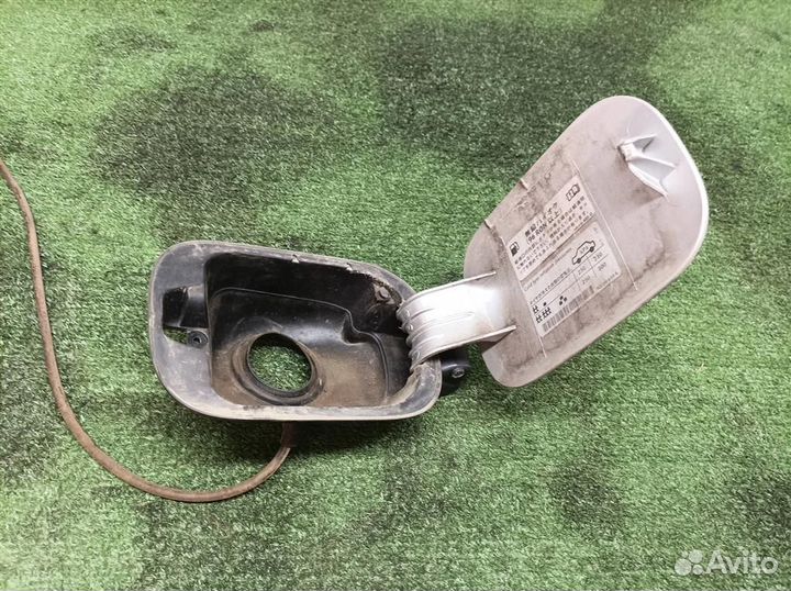 Лючок бензобака VW Jetta 2005-2011