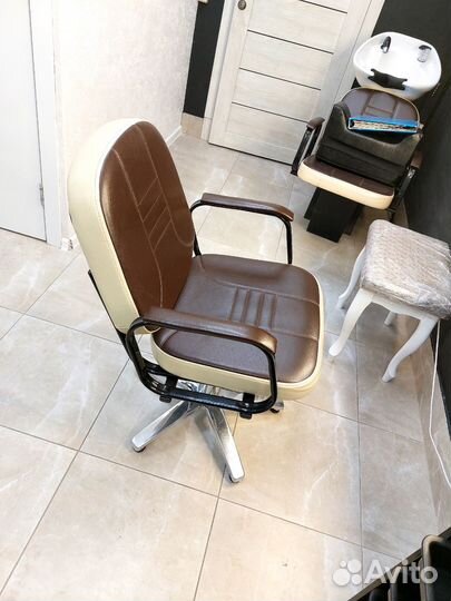 Мойка и 2 кресла