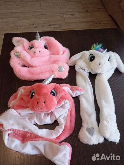 Шапка с прыгающими ушами, светится