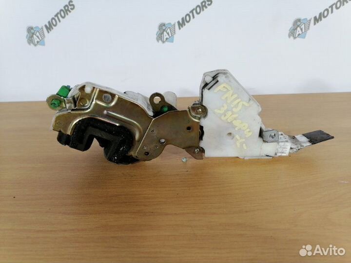 Замок двери передний левый Nissan Pulsar FN15