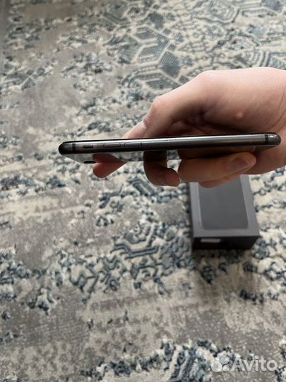 iPhone 8, 64 ГБ