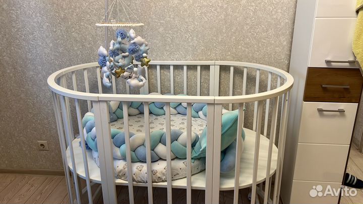 Продам кроватку+матрас овальный+комплект
