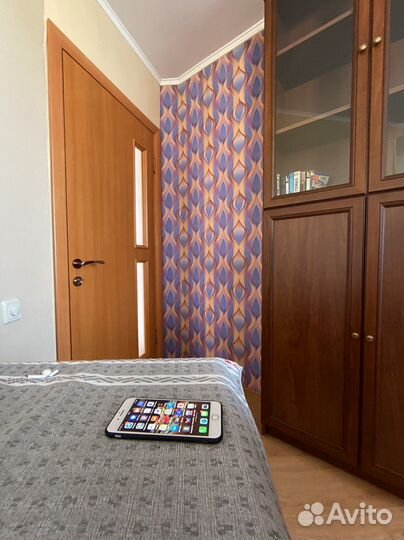 Телефон iPhone 8 plus