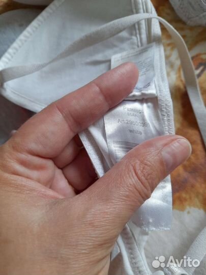 Купальник и бюстгальтер