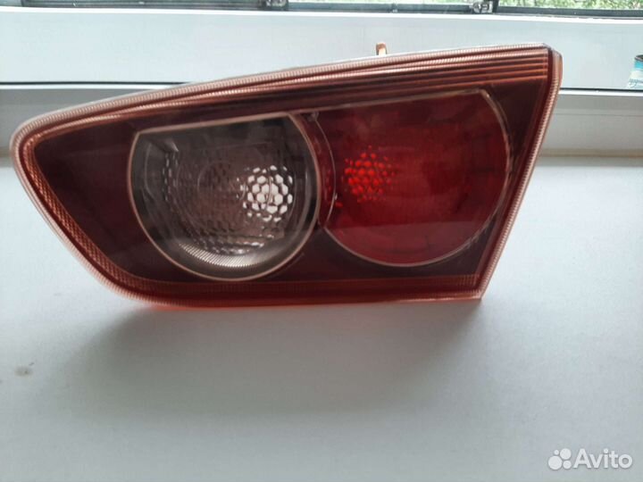 Фара задняя внутренняя правая Лансер 10