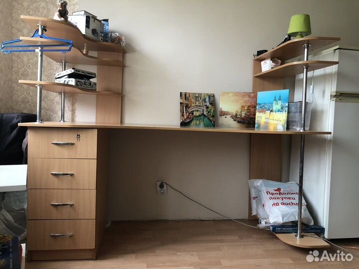 Письменный стол