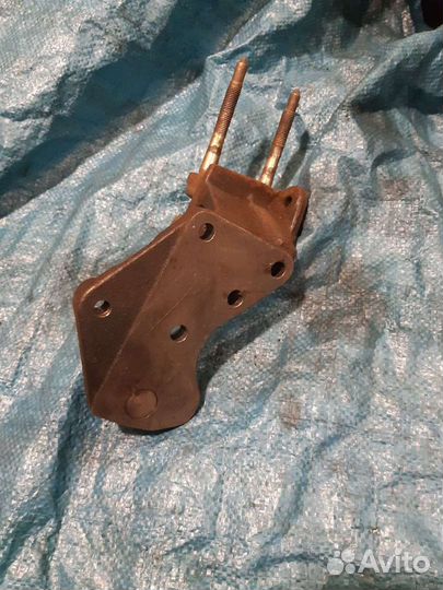 Кронштейн опоры двигателя 4G63