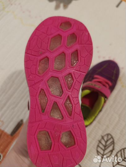 Кроссовки для девочки